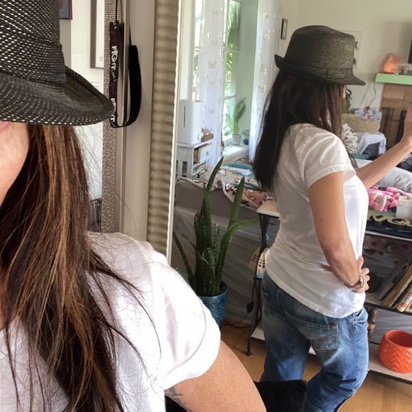 Hat - Picture 3 of 4